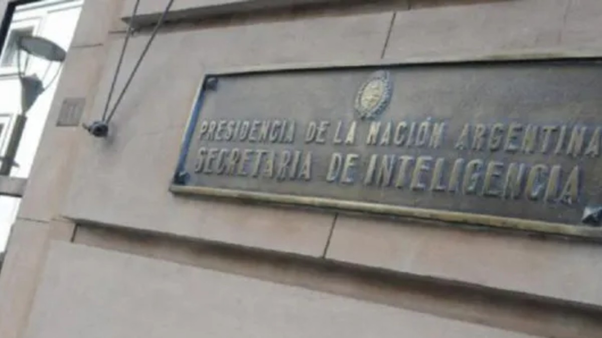 Argentina: Juez ordena procesar a exdirectivos de la Agencia Federal de Inteligencia por espionaje ilegal