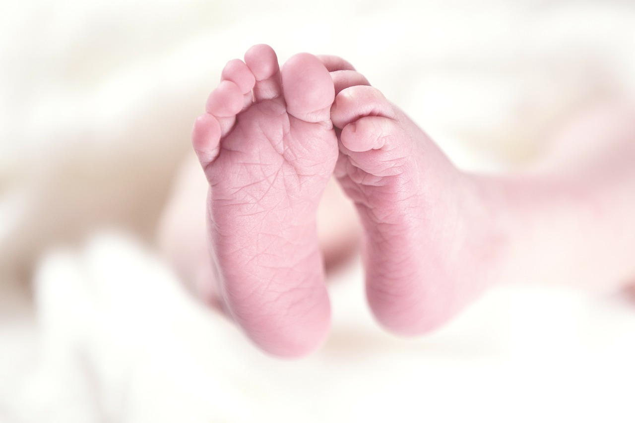 Investigan misteriosas muertes de 42 bebés y 13 madres en un hospital de Reino Unido