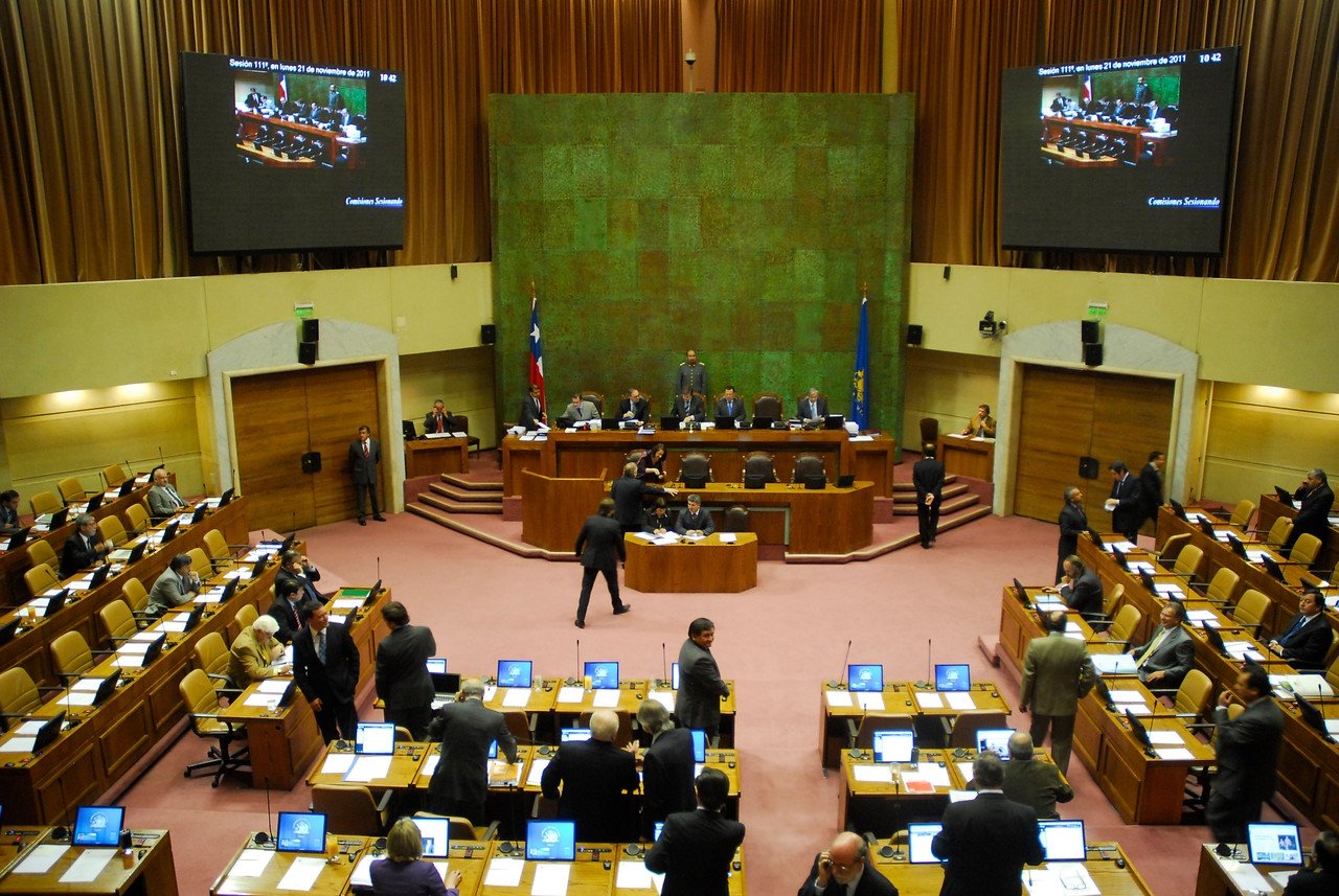 Sistemas Mayoritarios como Sistema Electoral para Chile: ¿Broma?