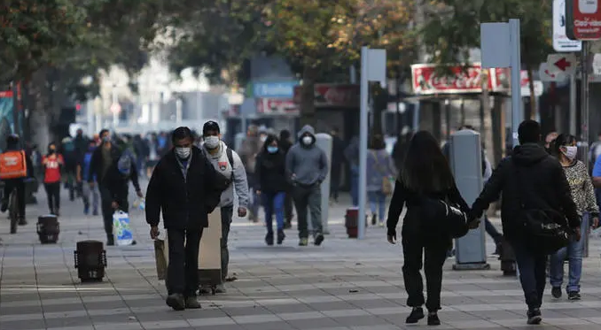 Toda la región Metropolitana retrocedió a Fase 2 este jueves