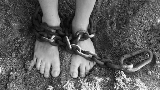 Mujeres y niñas representan 71 % de las víctimas de esclavitud