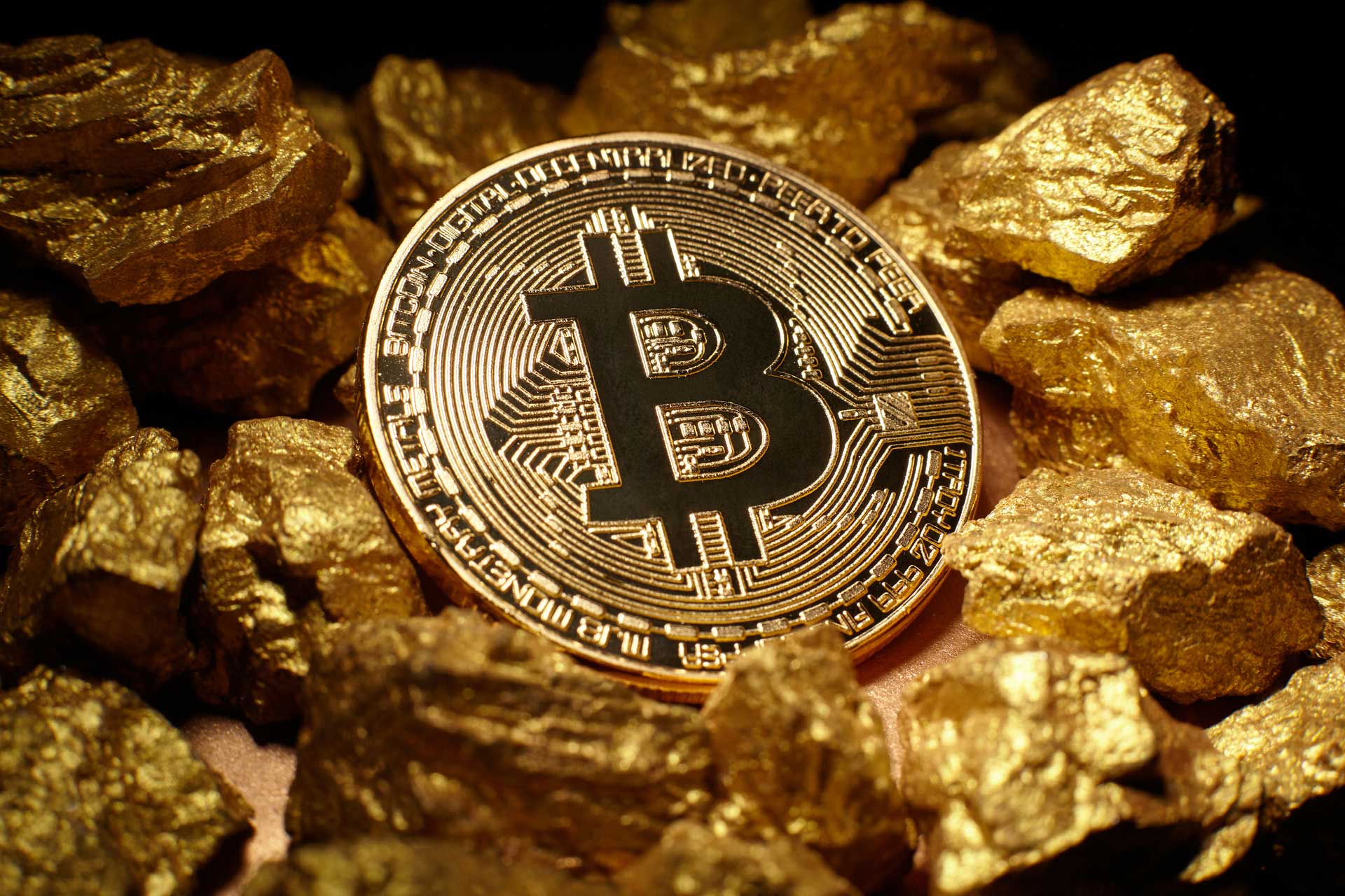 ¡Imparable! Bitcoin bate triple récord en un solo día