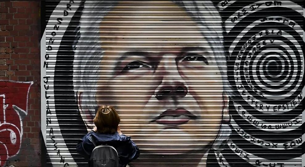 Realizador de documental sobre caso Assange denuncia su retorno a prisión