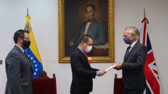 Venezuela entrega nota de protesta a Reino Unido en rechazo a su política injerencista