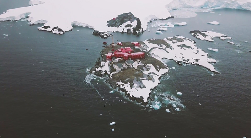 Investigadores de la U. de Chile inician expedición a la Antártica para estudiar inusual actividad sísmica