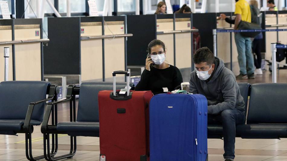 Covid-19: Piden detener tránsito de extranjeros hacia Chile por el aeropuerto de Santiago