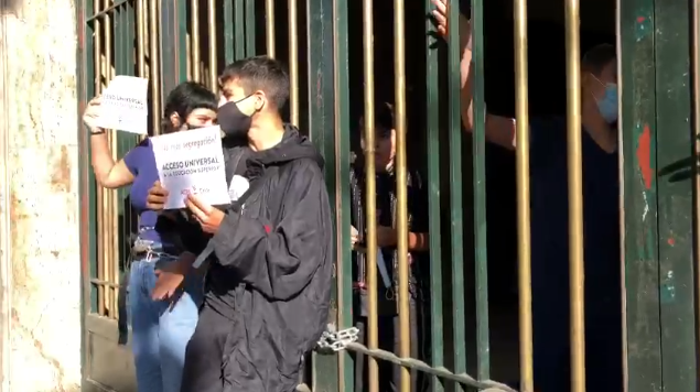 Estudiantes protestan contra la Prueba de Transición y exigen acceso universal a la educación superior