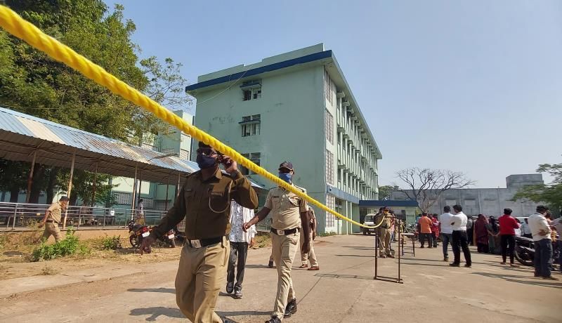 Diez bebés murieron tras incendio en hospital de la India