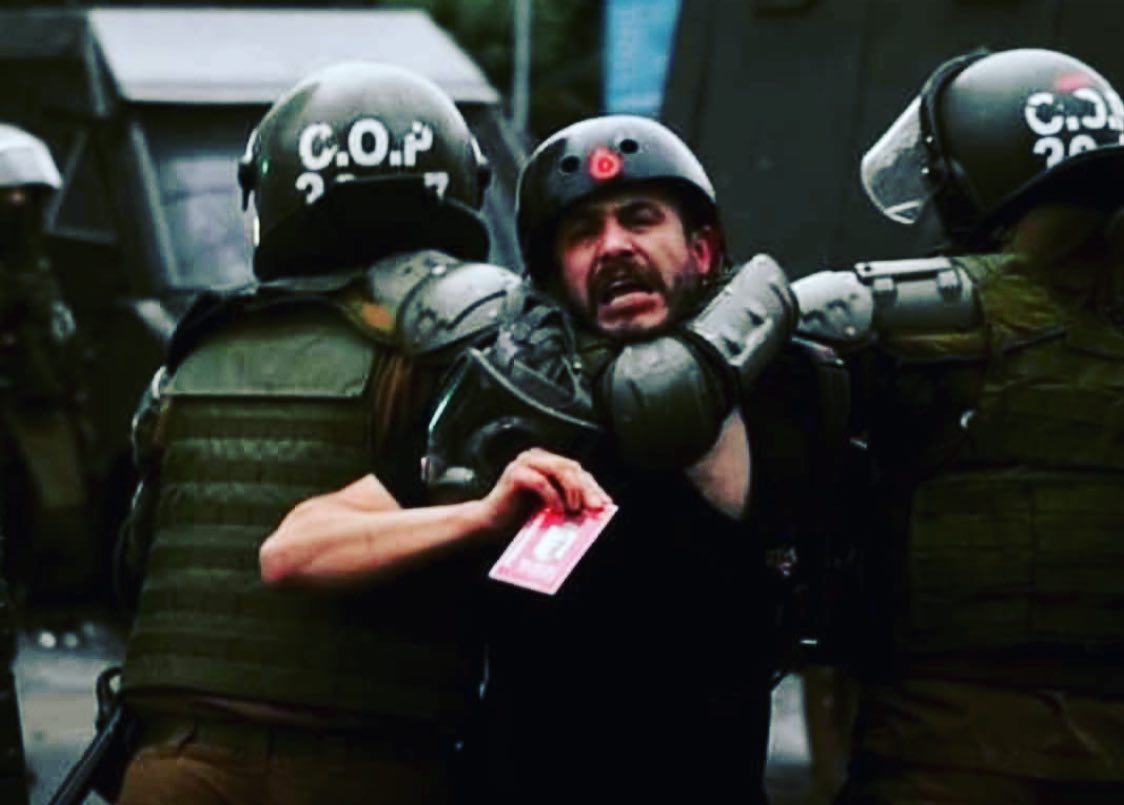 ¡Como en dictadura!: Detienen y maltratan a destacado periodista Daniel Labbé