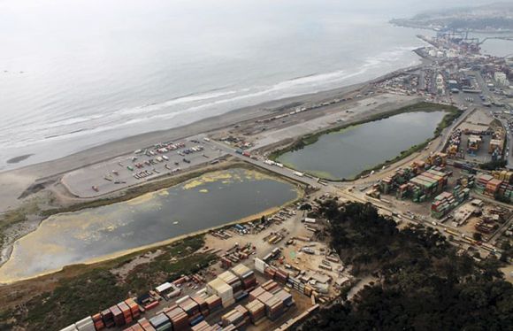 El peligro que acecha al Humedal Ojos de Mar por proyecto de megapuerto y la posibilidad de salvarlo con  una Consulta Ciudadana