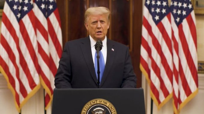 En su último discurso: Trump pidió «rezar por el éxito» de la Administración Biden