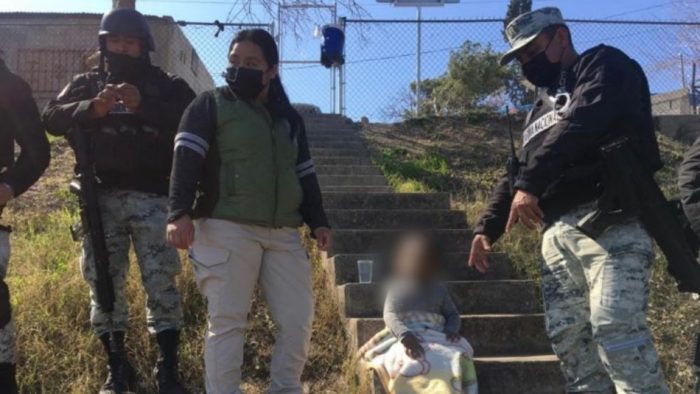 Evalúan retorno de niña chilena abandonada en frontera de México y EE. UU.