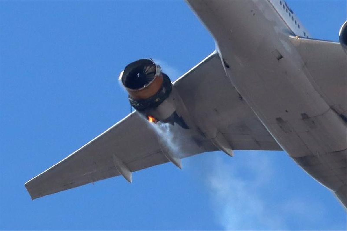 Pánico en las alturas: cayeron sobre Denver partes de motor de un avión en pleno vuelo