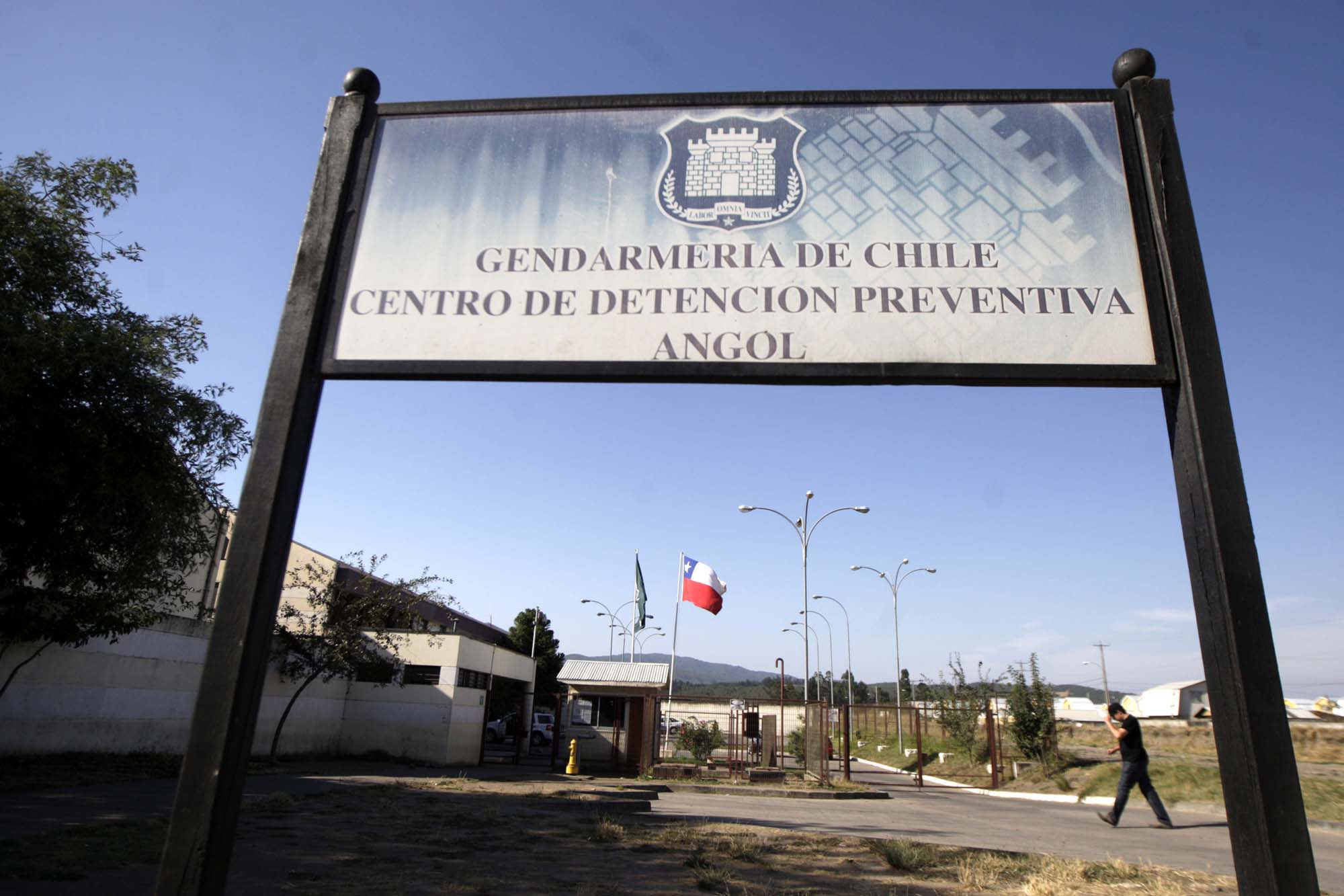 Temuco: Justicia ordena a Gendarmería permitir visita de machi a internos de recinto penitenciario de Angol