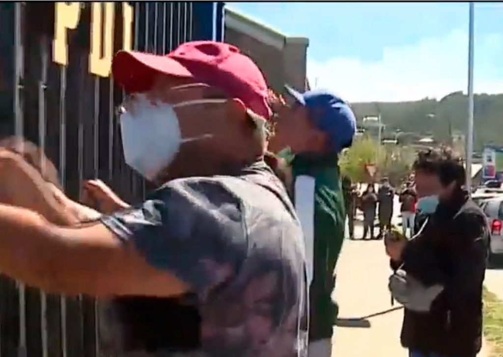 Trasladaron al tío abuelo de Tomás Bravo tras momentos de tensión en cuartel de Lebu