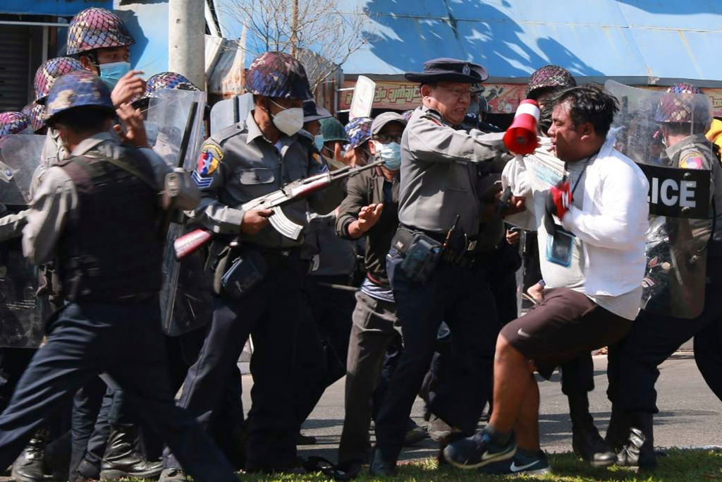 Sangrienta represión contra manifestaciones en Myanmar deja al menos 18 muertos