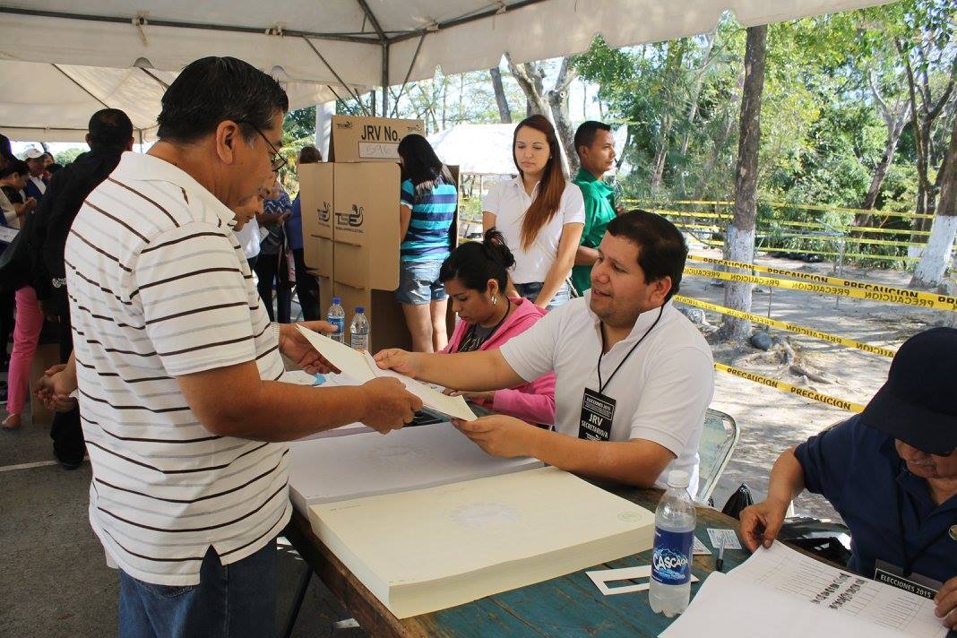 Cinco millones de salvadoreños acuden este domingo a elecciones legislativas y municipales