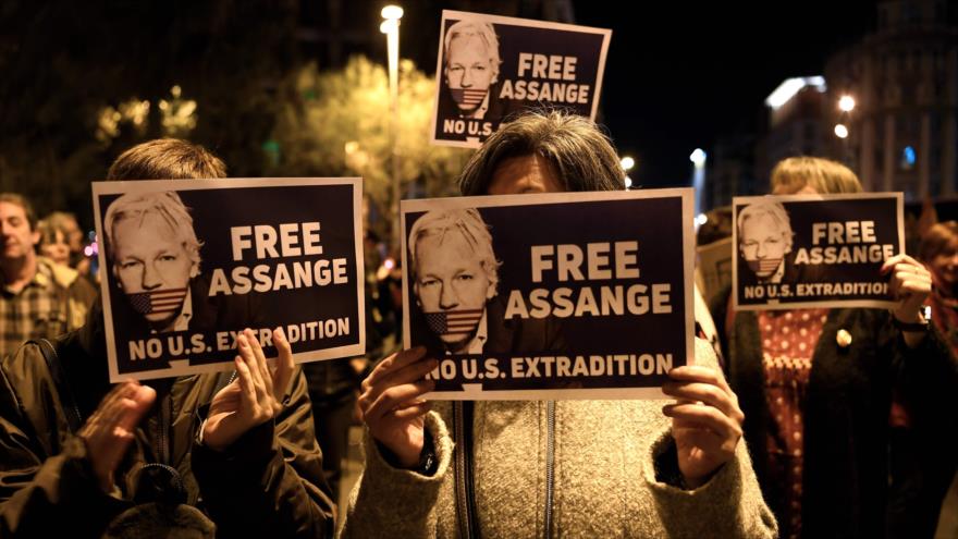 Snowden critica a la Administración Biden por buscar encarcelar a Assange