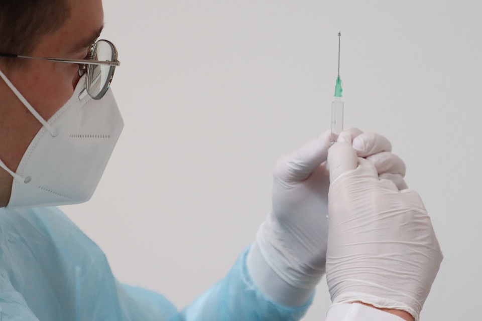 Brasil: Ministerio de Salud admite equivocación en reparto de vacunas a los estados