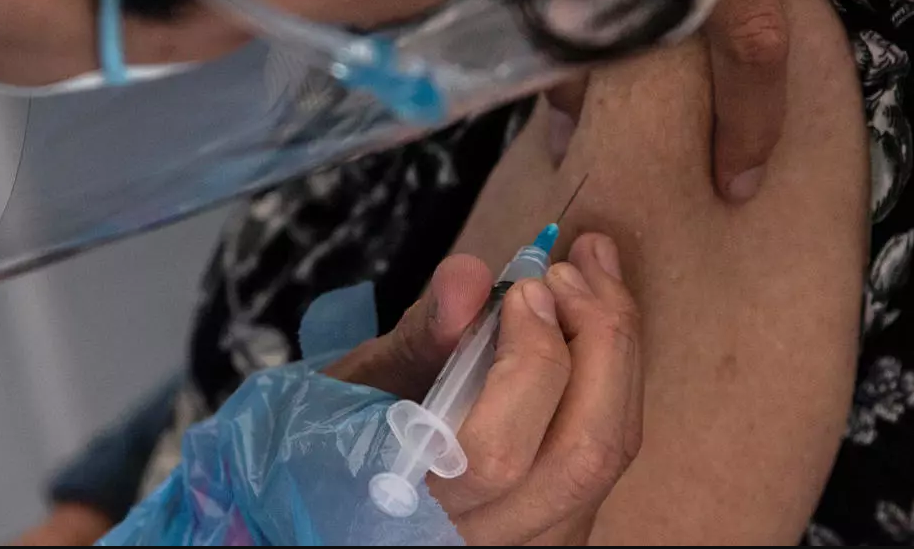 Pulso Ciudadano: Casi la mitad de la población está muy segura o segura de vacunarse contra el Covid-19