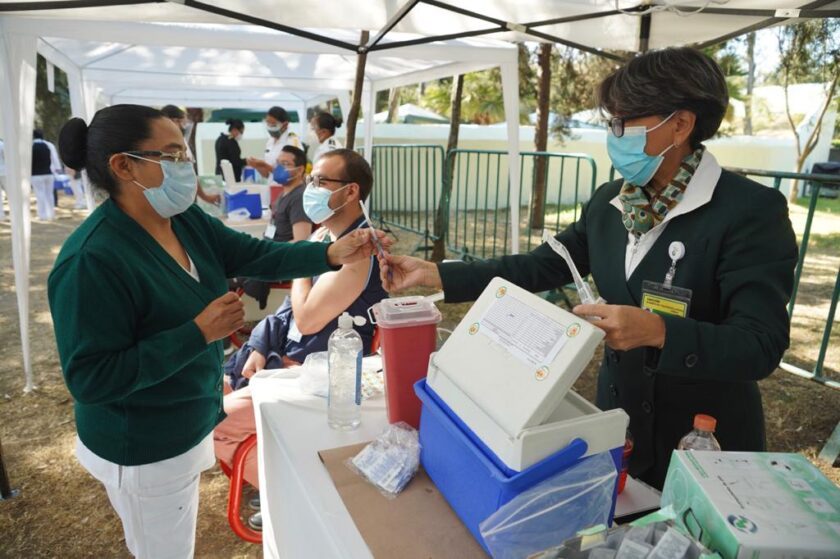 México: 32% de adultos mayores han recibido la primera dosis de la vacuna para covid-19