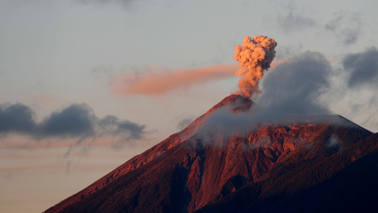 Alerta en Guatemala tras declararse en erupción el «Volcán de Fuego»