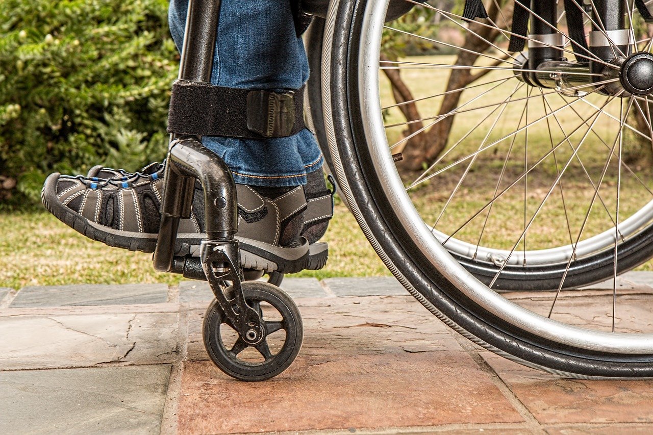 Pacientes parapléjicos recuperan su movilidad con método combinado de electricidad y entrenamiento