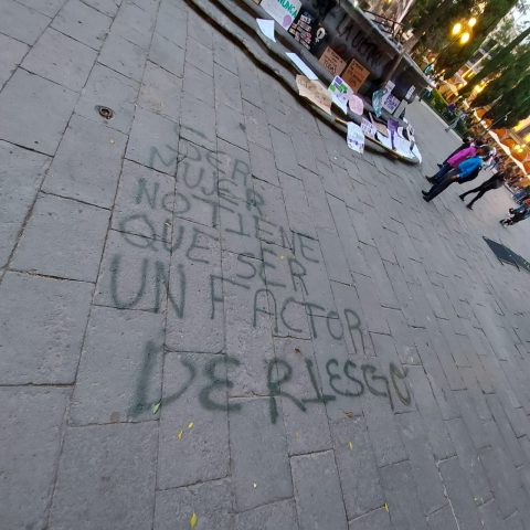 Marcha feminista confronta a autoridades estatales y municipales