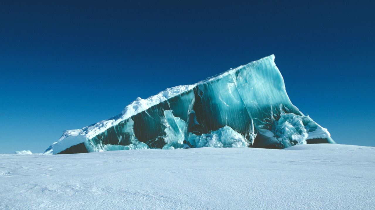 Iceberg gigante del tamaño de Londres se desprende de la Antártida (+Foto)