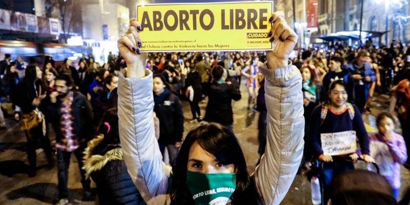 Fallo masivo de anticonceptivos y despenalización del aborto: La urgencia de asegurar los derechos reproductivos de la mujer en la nueva constitución
