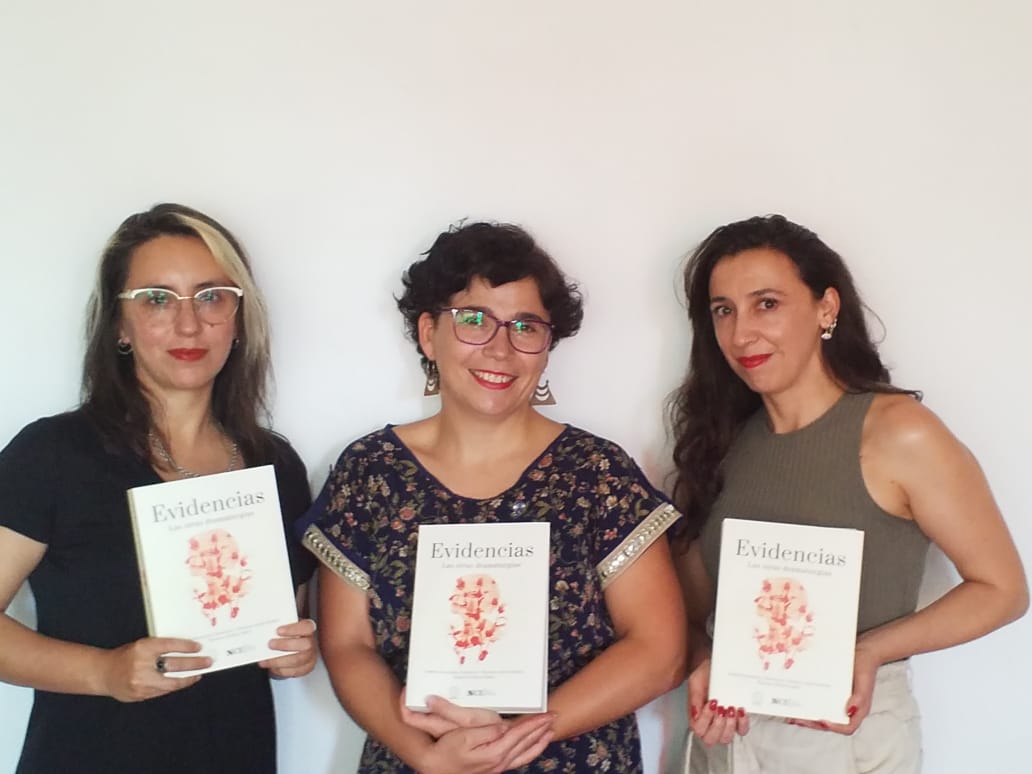 Libro pone en la palestra el legado de doce pensadoras y creadoras del teatro chileno