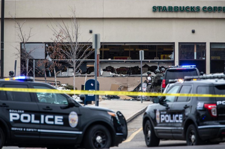 Al menos 10 muertos en supermercado de EE.UU. tras balacera provocada por hombre armado