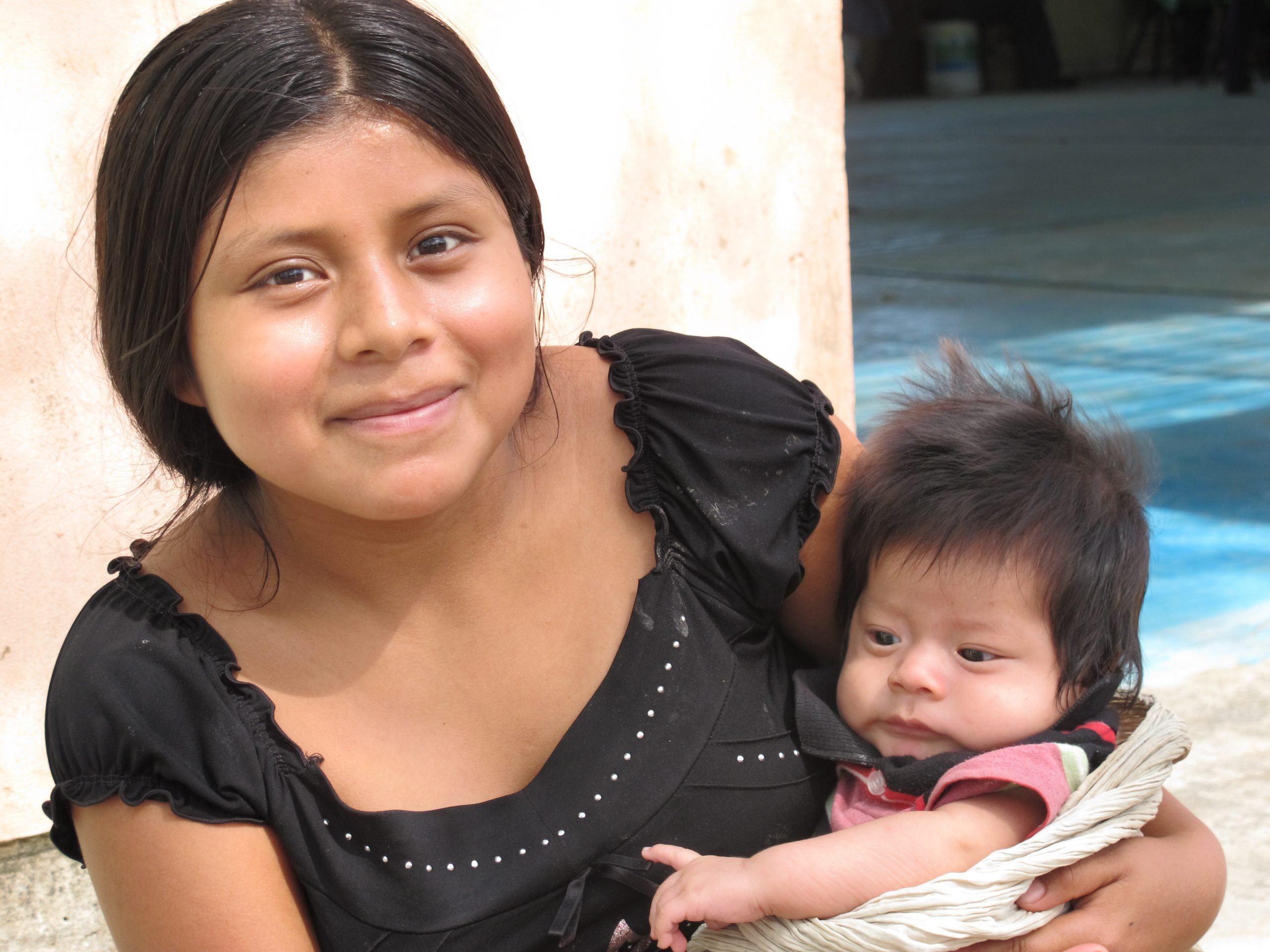 Virus de SARS-CoV-2 en leche materna no genera una enfermedad grave para el bebé: SSA Puebla