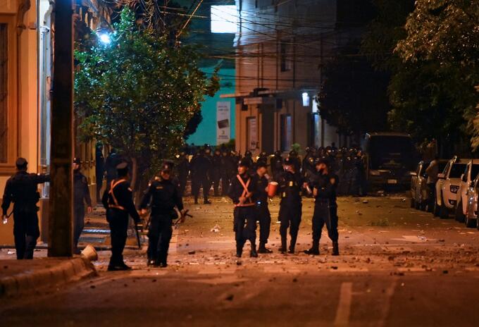 Presidente de Paraguay pidió la renuncia de todo su Gabinete tras fuertes manifestaciones