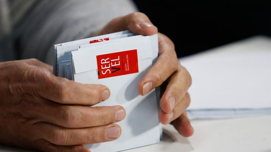 Servel publicó cédulas electorales que serán utilizadas para segunda vuelta de gobernadores regionales