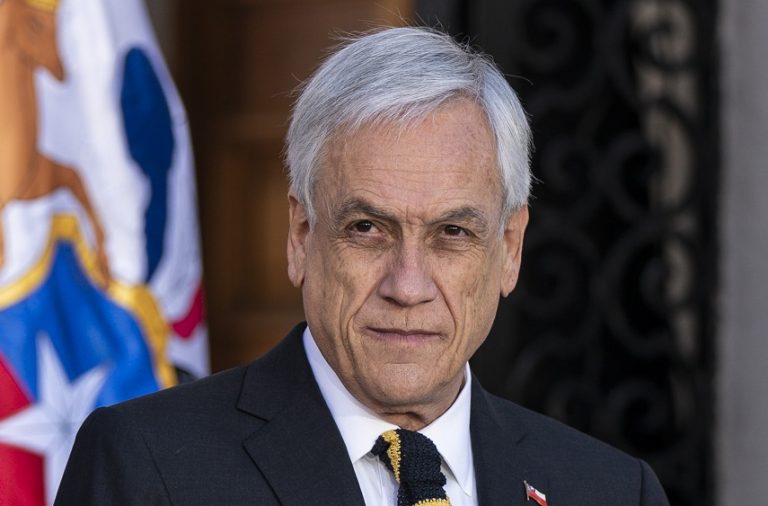 Veto de Piñera a proyecto que beneficia a profesores: Magisterio anunció movilizaciones y diputada acusó maltrato permanente del Gobierno hacia docentes