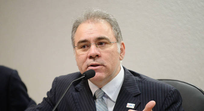 Bolsonaro designa un nuevo ministro de Salud presionado por mala gestión de la pandemia