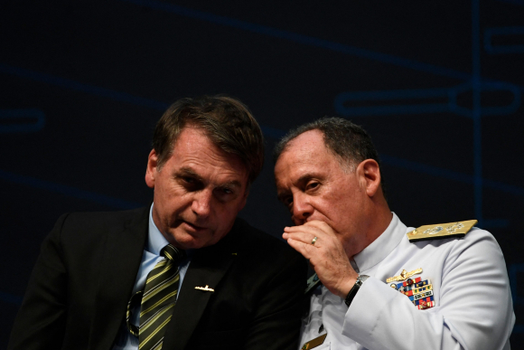 Cae cúpula del alto mando militar de Brasil por discrepancias con Bolsonaro