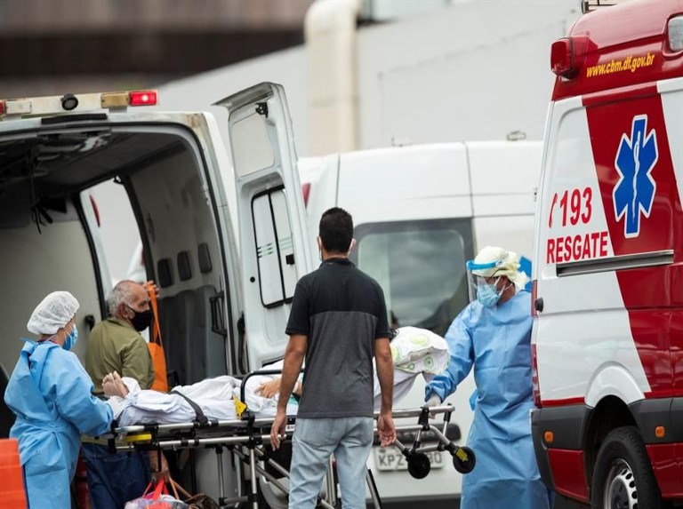 Sube a 79 % el número de brasileños que creen que la pandemia está fuera de control