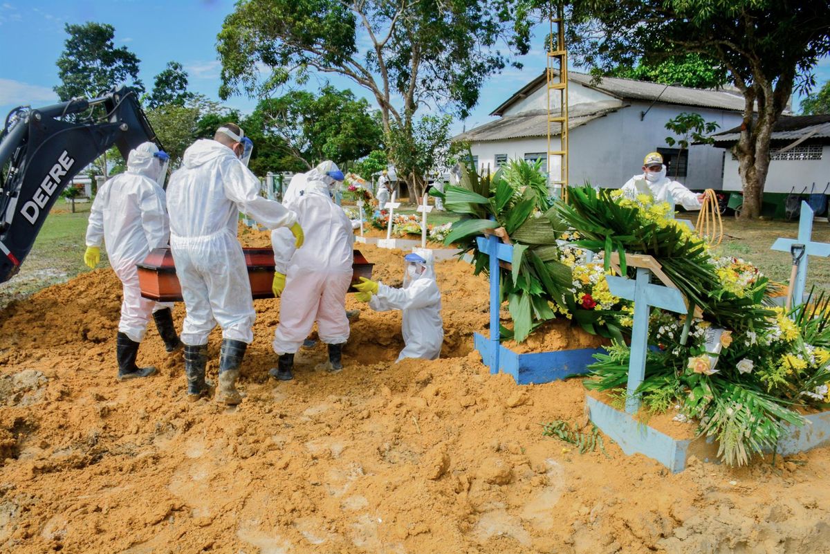 Brasil rebasa los 340.000 muertes por la Covid-19