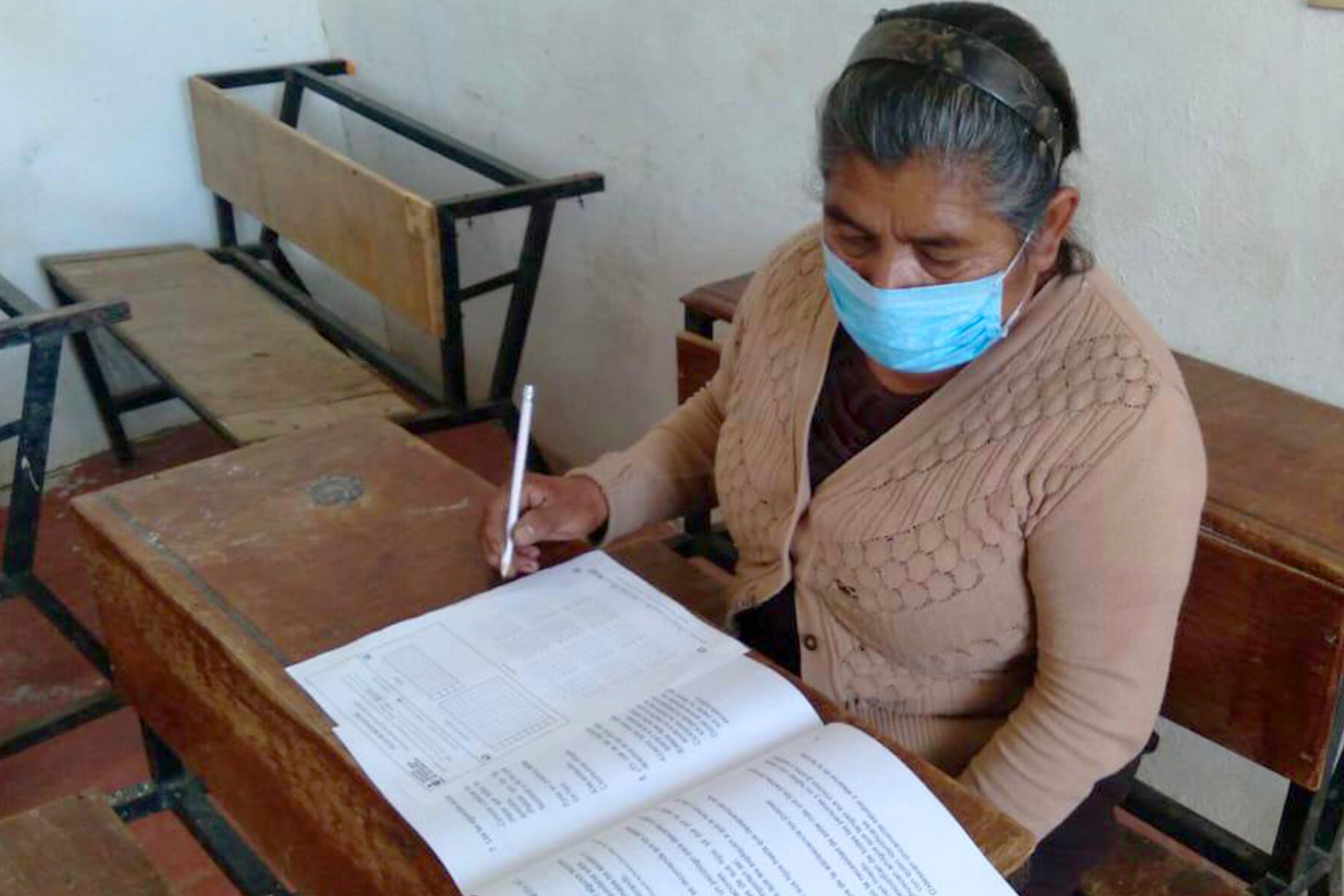 Puebla, segundo lugar nacional en acreditaciones de primaria y secundaria en adultos