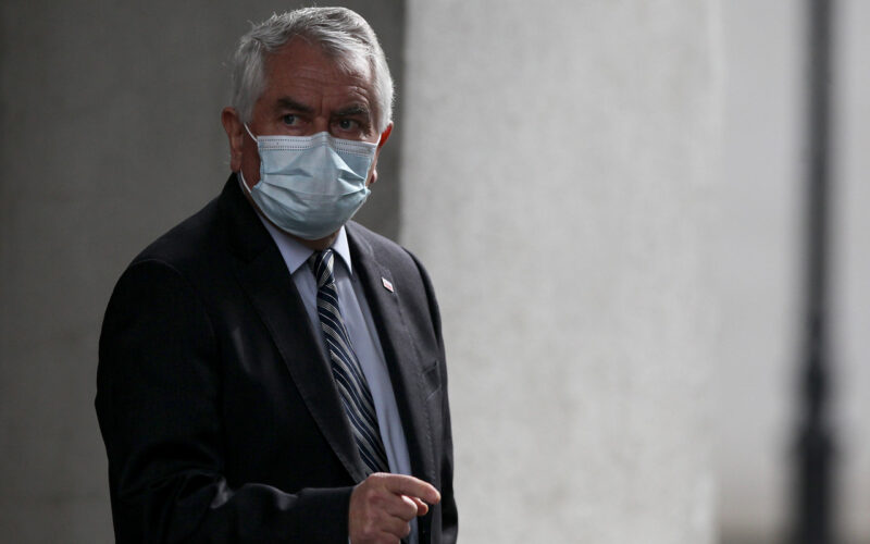 Paris se defiende en la Cámara por el número de muertes en pandemia