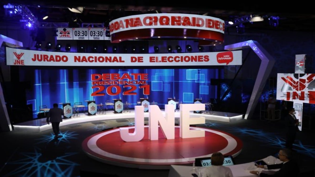 Perú celebró el primer debate presidencial organizado por el Jurado Nacional de Elecciones