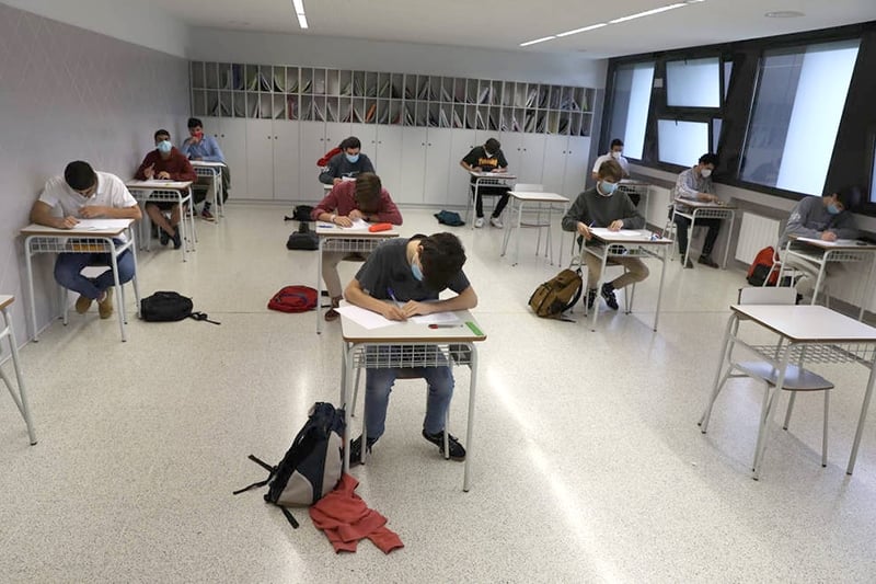 Fracaso del #RetornoaClases: 51 establecimientos han suspendido clases presenciales, en pleno auge de contagios