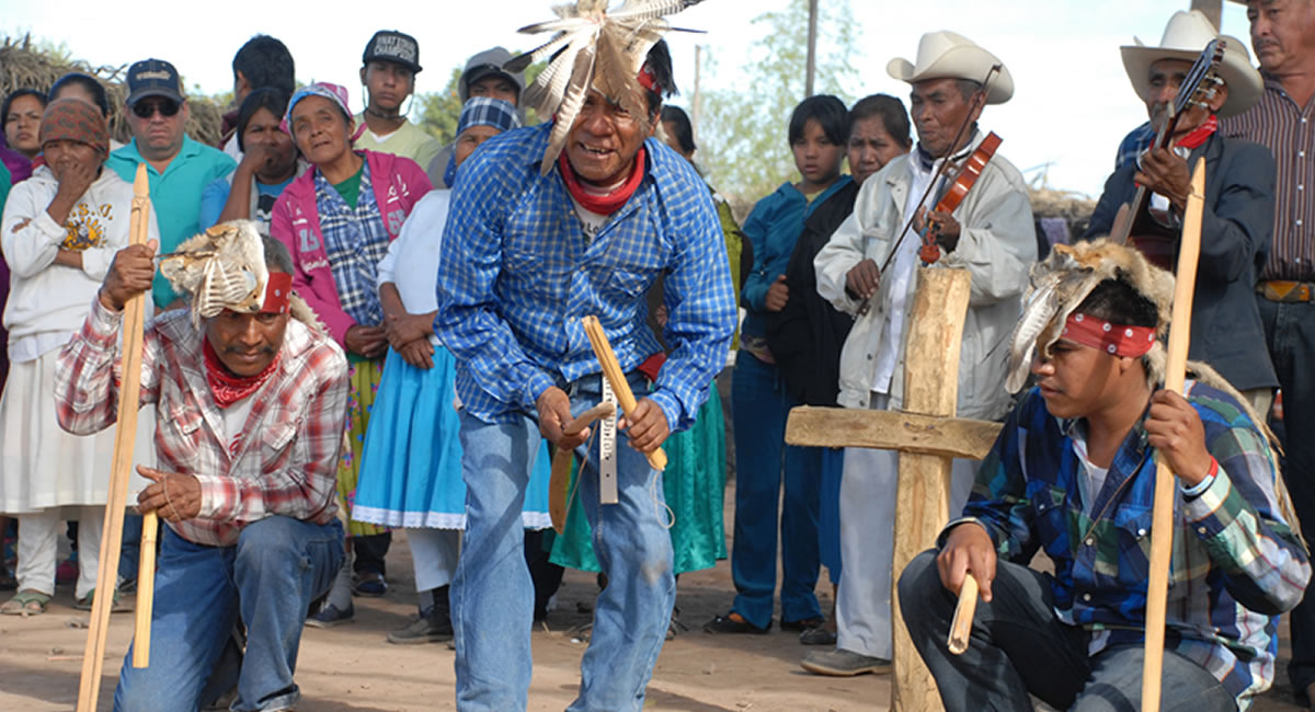 AMLO anuncia revisión de la propiedad de la tierra en la zona yaqui