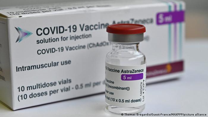 Una planta productora en EE.UU. suspendió fabricación de vacunas de AstraZeneca