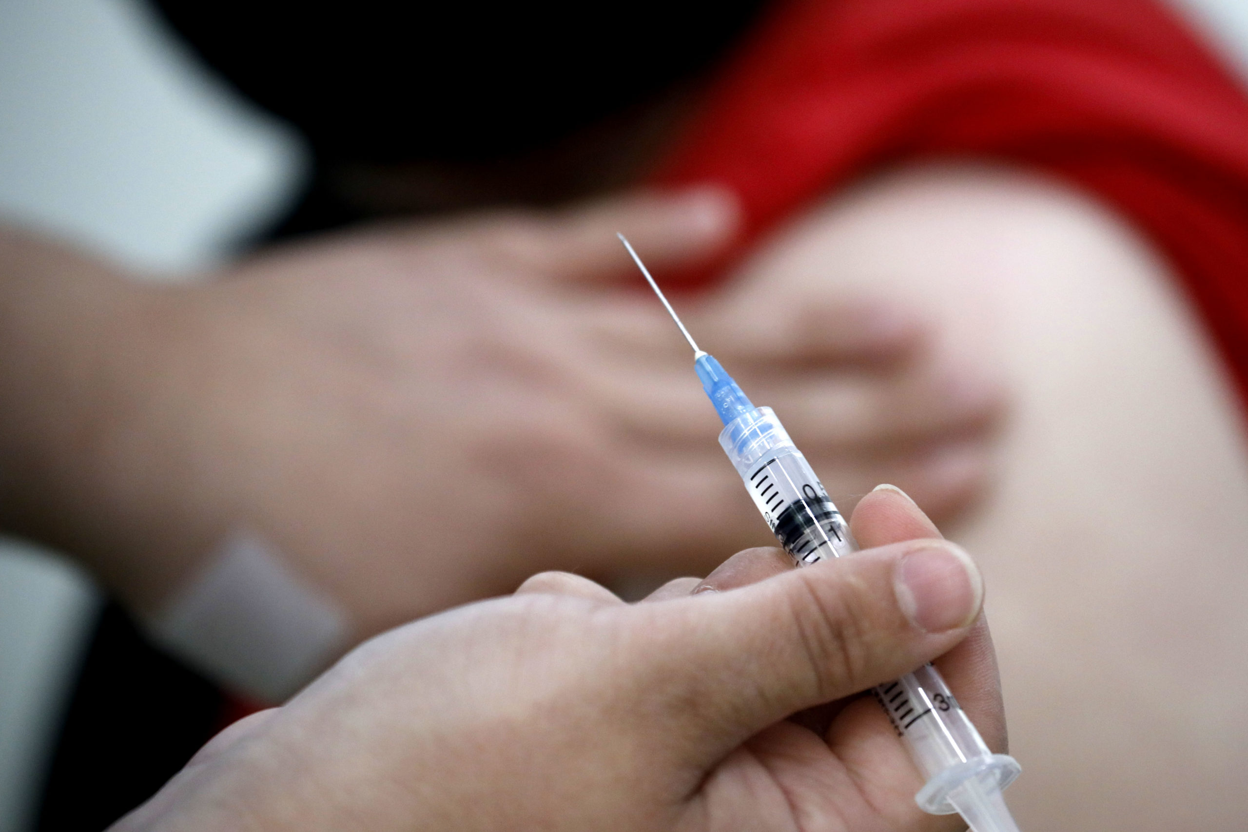 Insólito: al menos cien personas fueron inoculadas con vacunas para perros en Calama