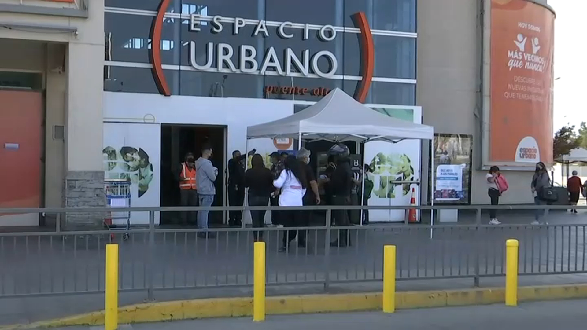 Sindicato Walmart tras clausura de supermercado en Puente Alto: La autoridad sanitaria no ha hecho el trabajo que tiene que hacer