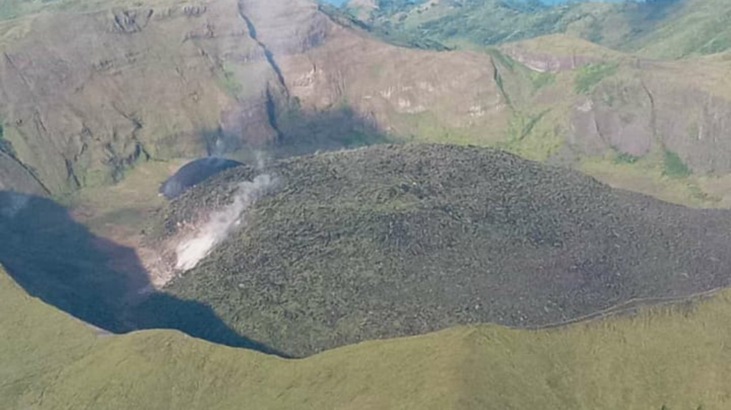 Emiten alerta por actividad volcánica en San Vicente y las Granadinas