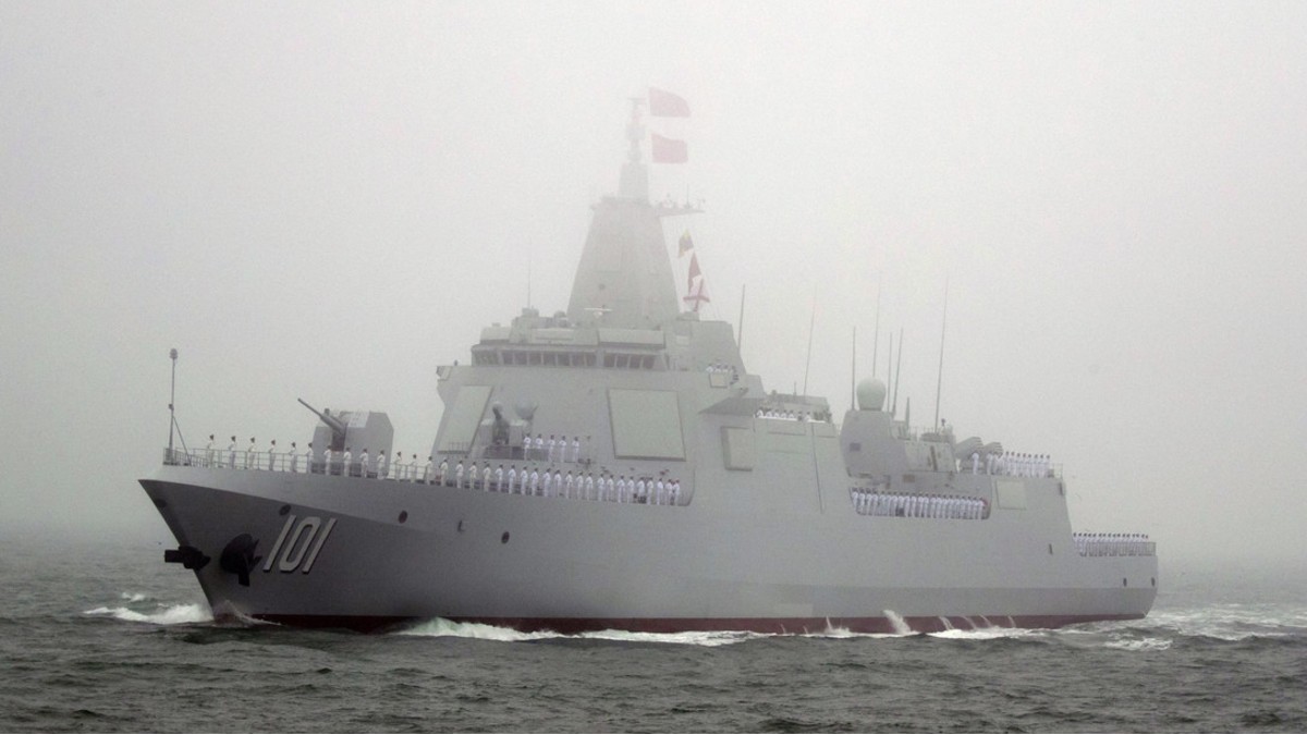China despliega buques y destructor de misiles guiados en el Pacífico